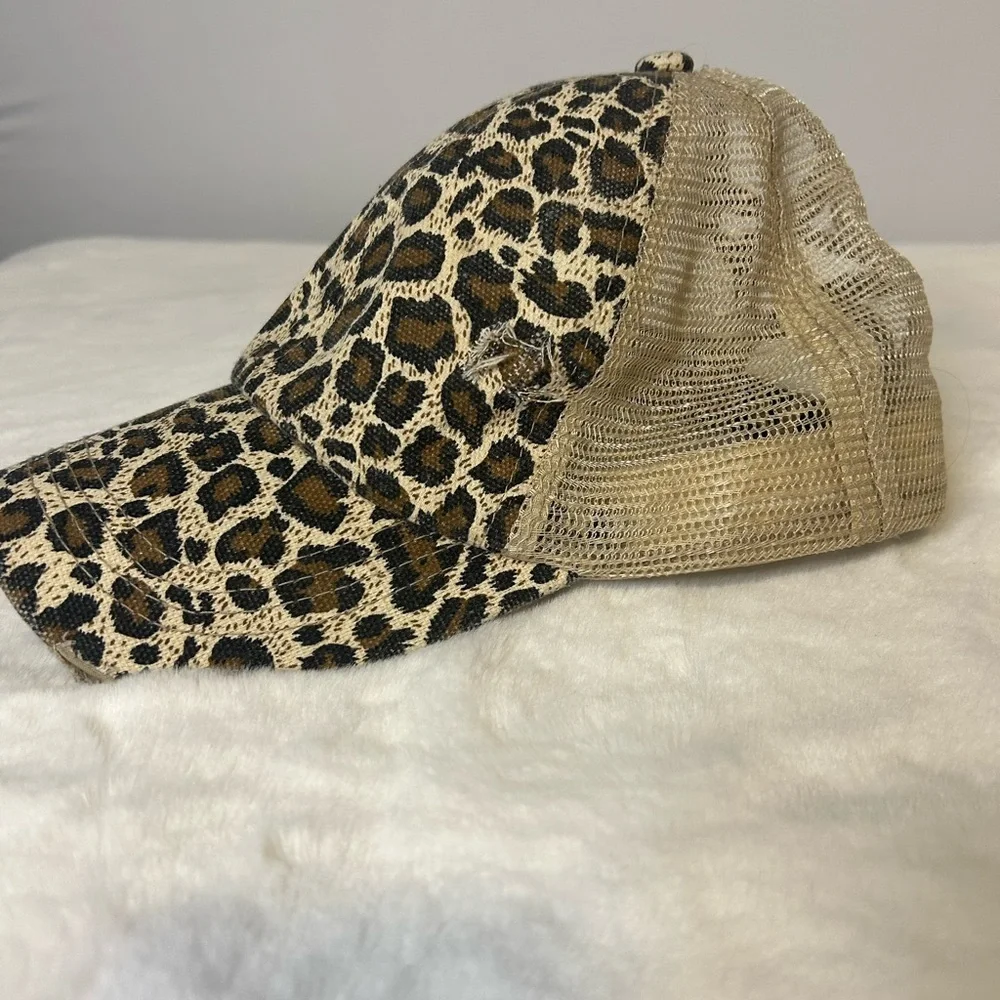 N/A stylish leopard